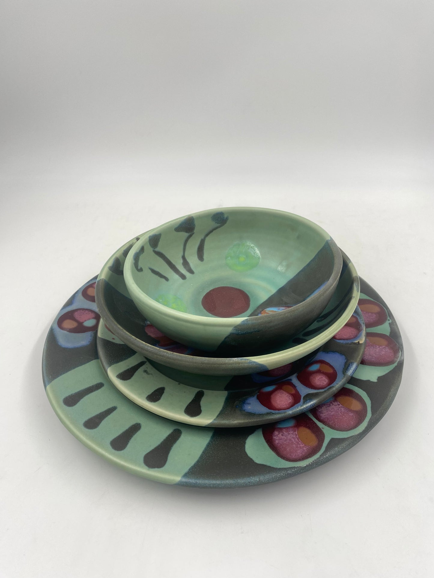 Green Black Dinner Plate