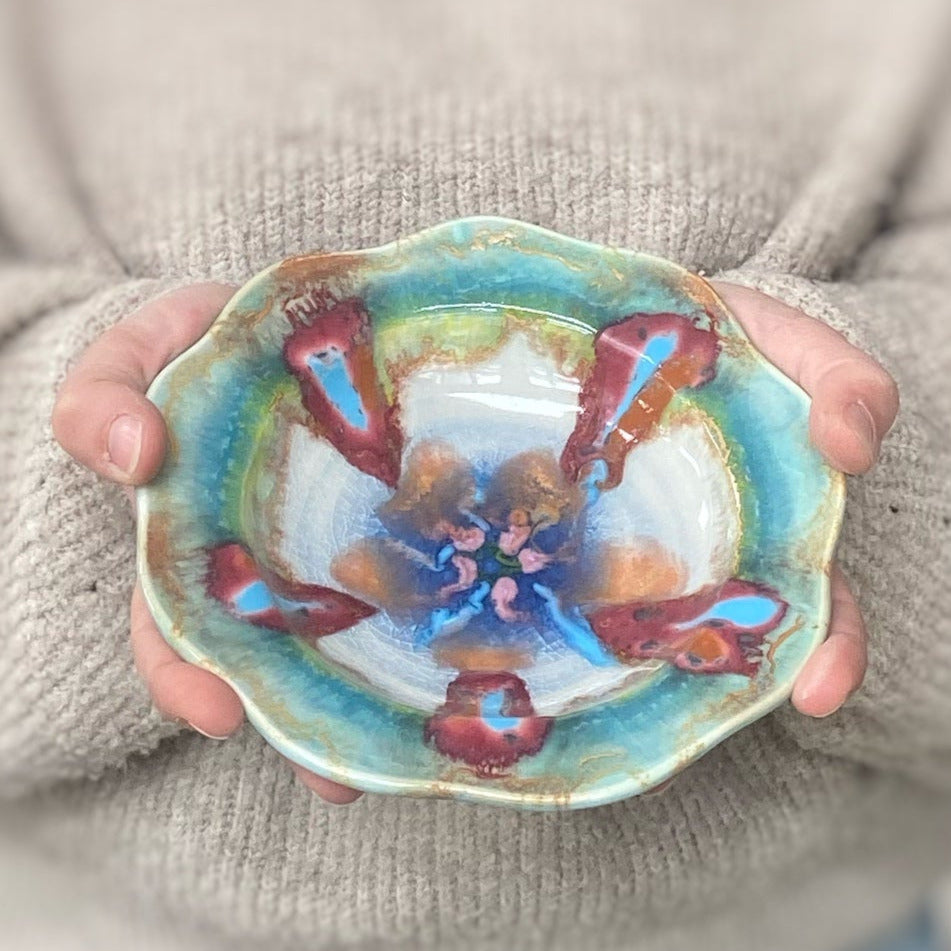 Sand Dollar Carved Rim Bowl