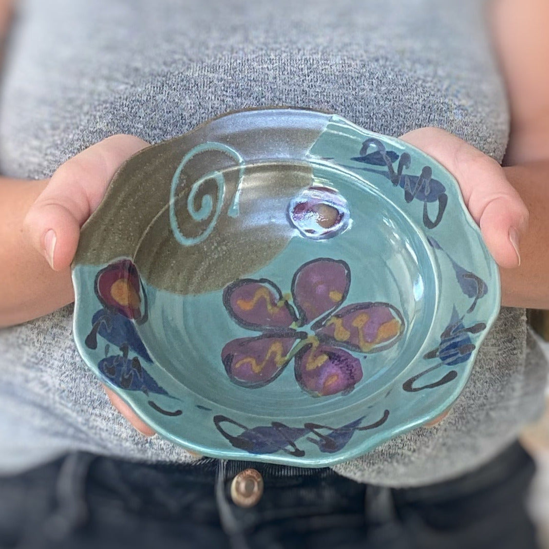 Green Poppy Carved Rim Bowl