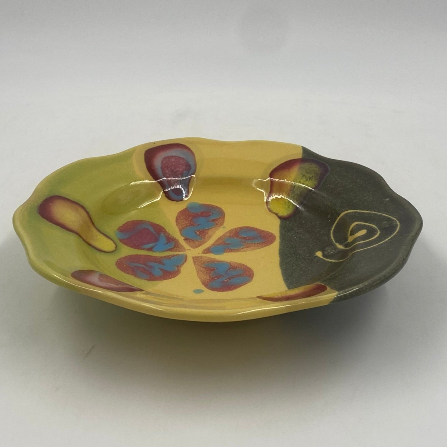 Marigold Poppy Carved Rim Bowl - Lasser Ceramics