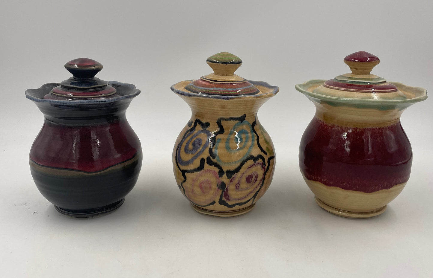 Red Tulip Scalloped Rim Jar - Lasser Ceramics