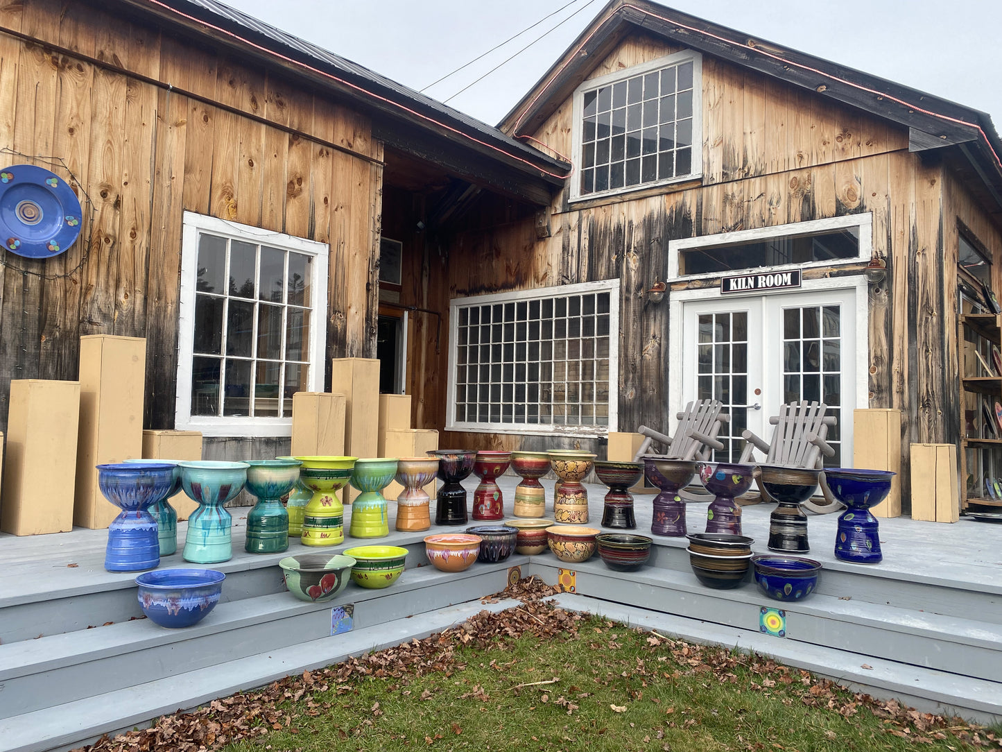 Detroiter Pedestal Planter