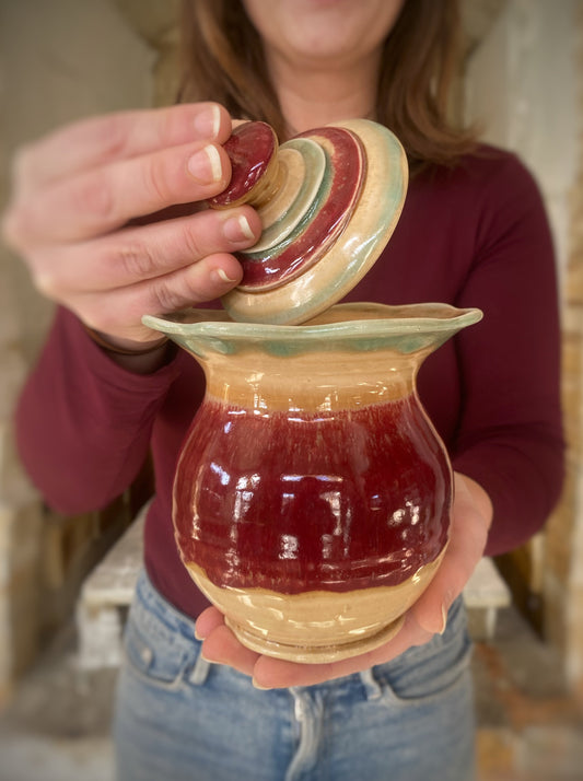 Red Tulip Scalloped Rim Jar