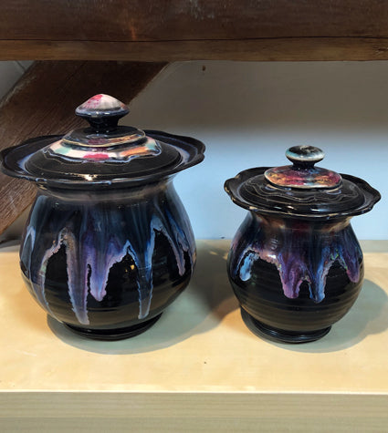 Pearl Scalloped Rim Jar